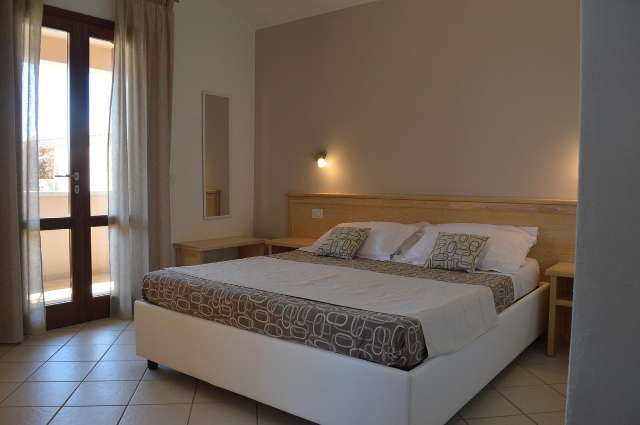 Guest Rooms Affittacamere San Teodoro  Exterior foto