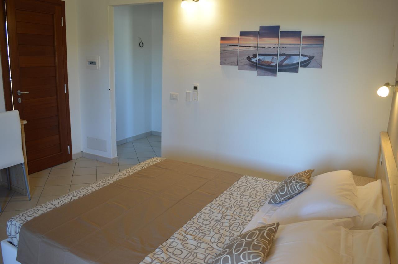 Guest Rooms Affittacamere San Teodoro  Exterior foto