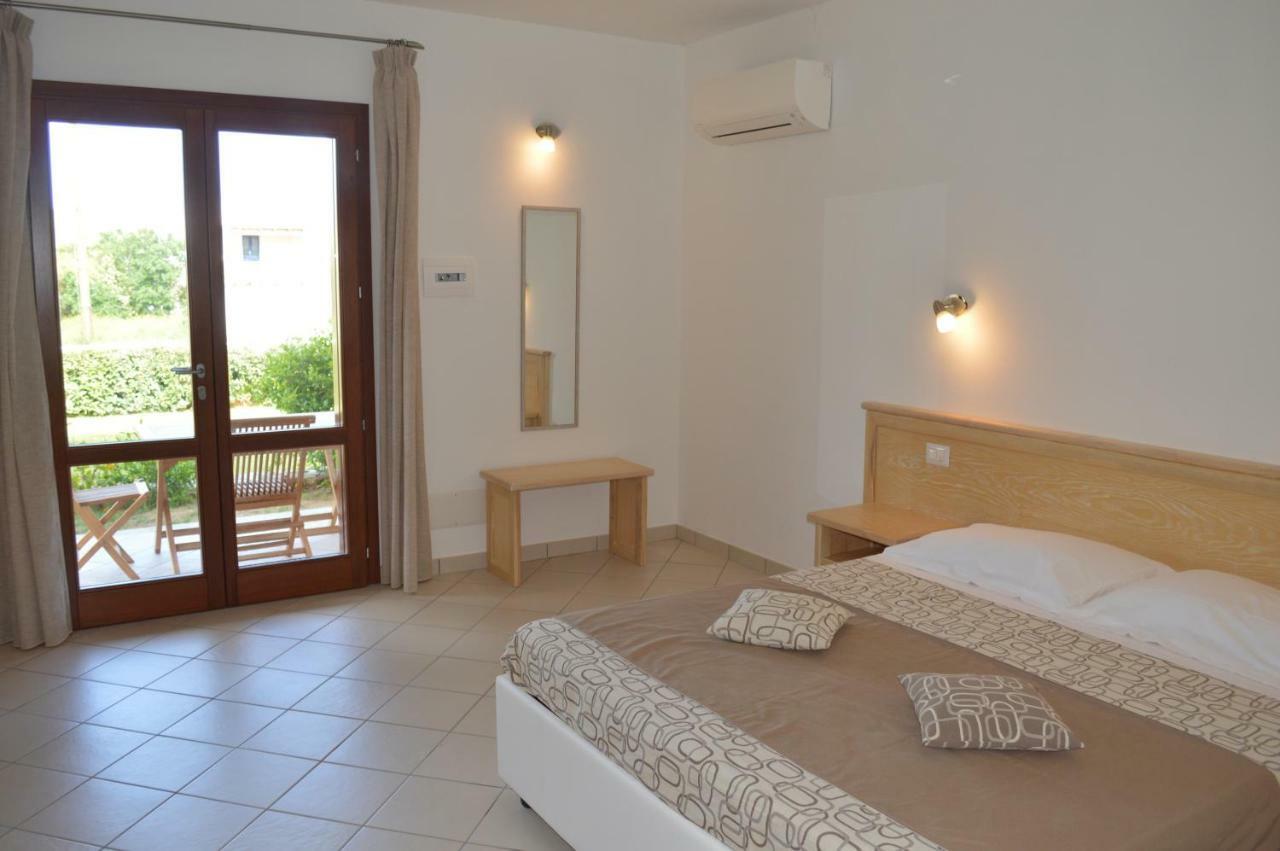 Guest Rooms Affittacamere San Teodoro  Exterior foto
