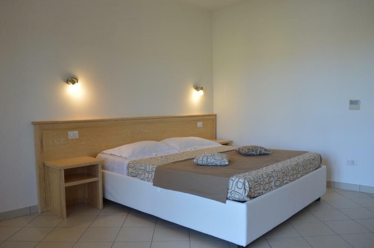 Guest Rooms Affittacamere San Teodoro  Exterior foto